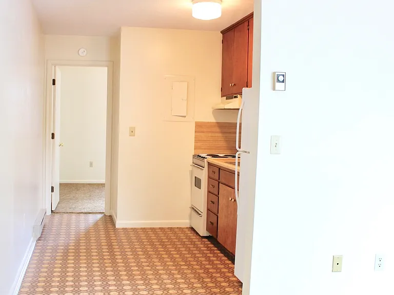936 Vine St — Photo 8