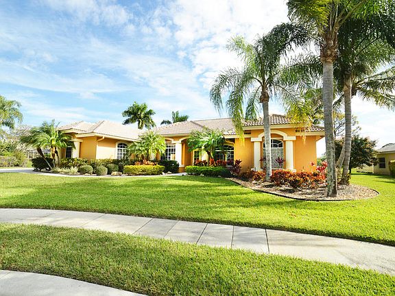 Home For Sale In Palm Cove