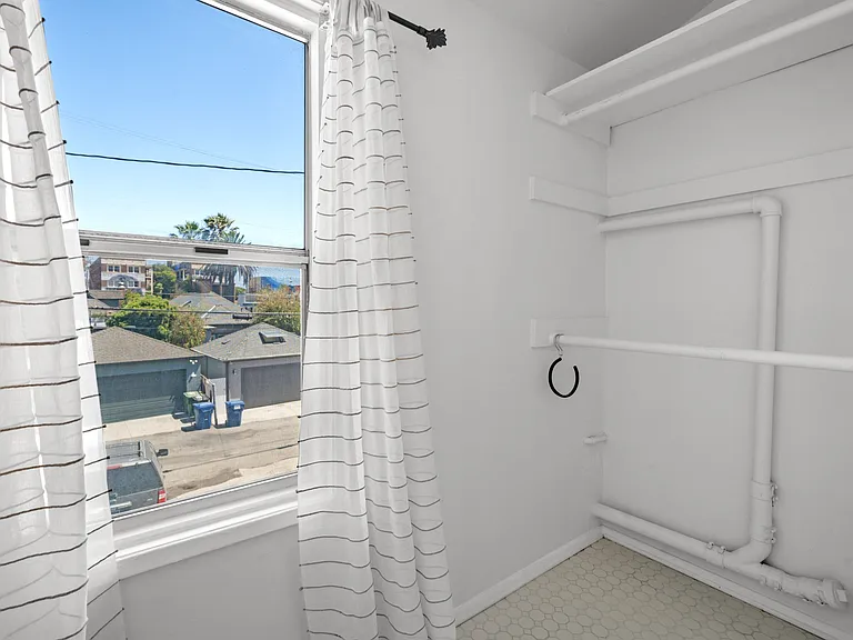 24 Rose Ave #D — Photo 16