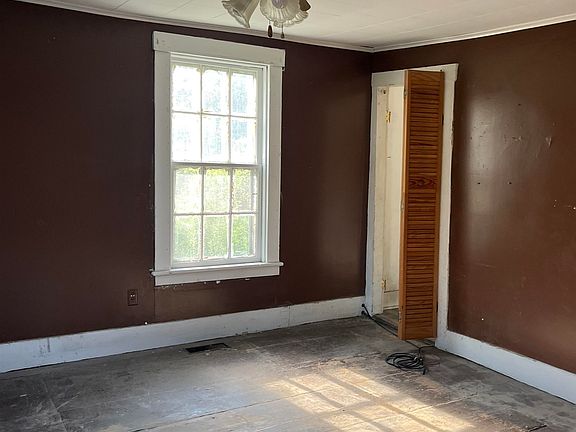 5th image of 90 Mount Vernon Street