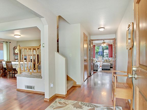 4th image of 3104 31st Ave SE