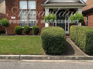 347 Fountain Lake Dr, Memphis, TN 38120