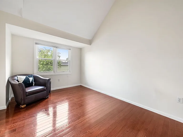 54 Crescent Ave #L — Photo 17