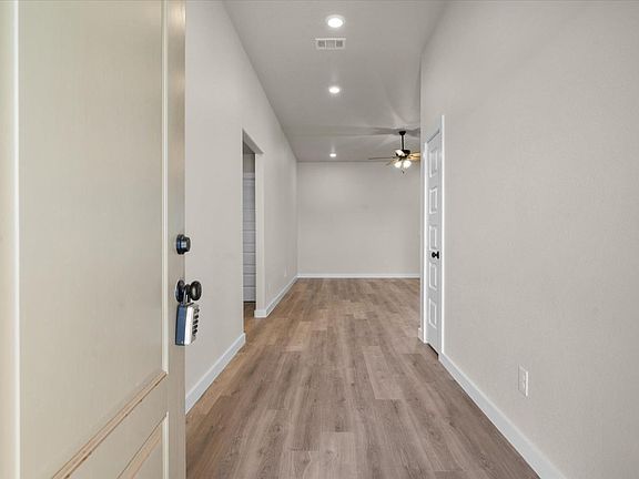 2nd image of 13501 Avenue W