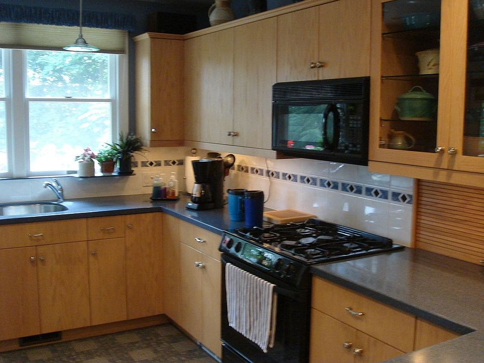 2nd image of 6624 Beacon St