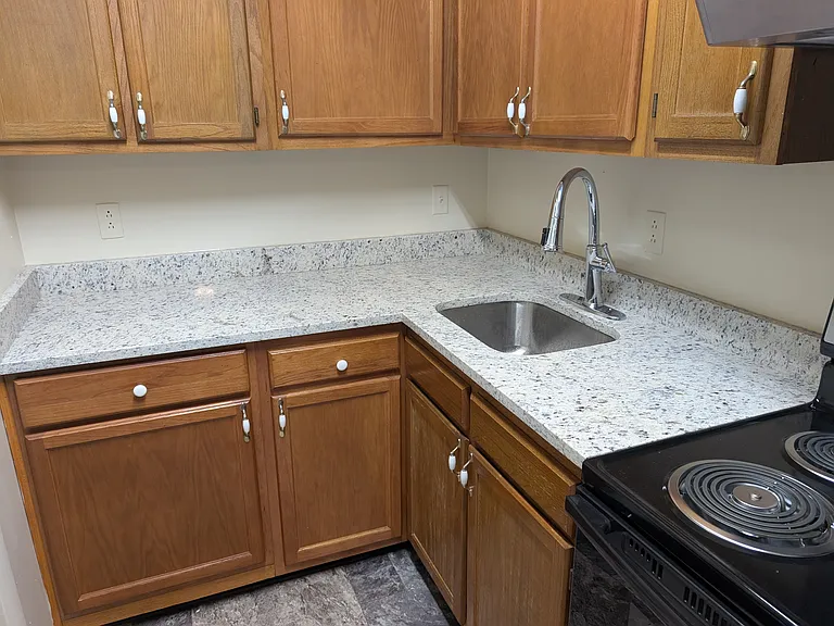 2823 N Ohenry Blvd #E — Photo 2