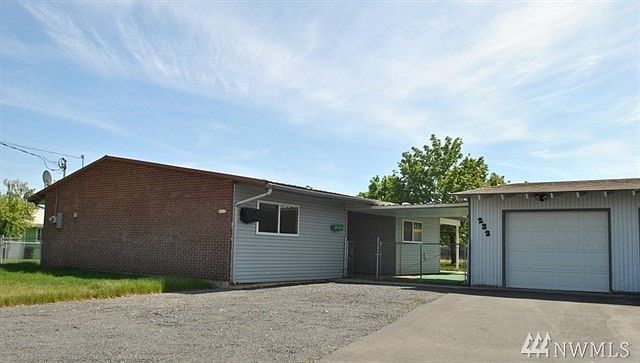 1st image of 233 Carswell Dr