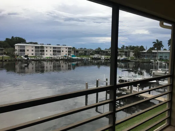 309 Lake Cir APT 202, North Palm Beach, FL 33408