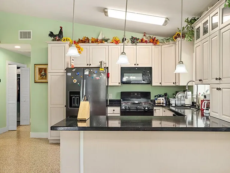 144 Roland Trl — Photo 9