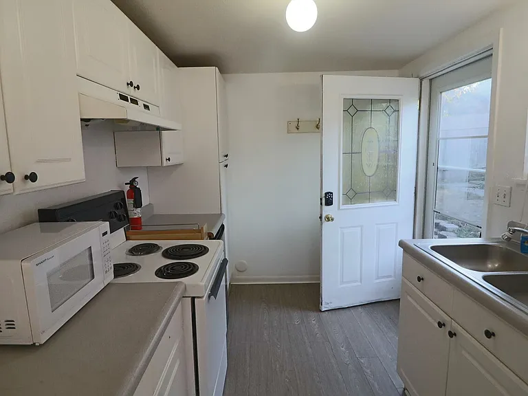 2344 Trenton Ave NE #1/2 — Photo 5