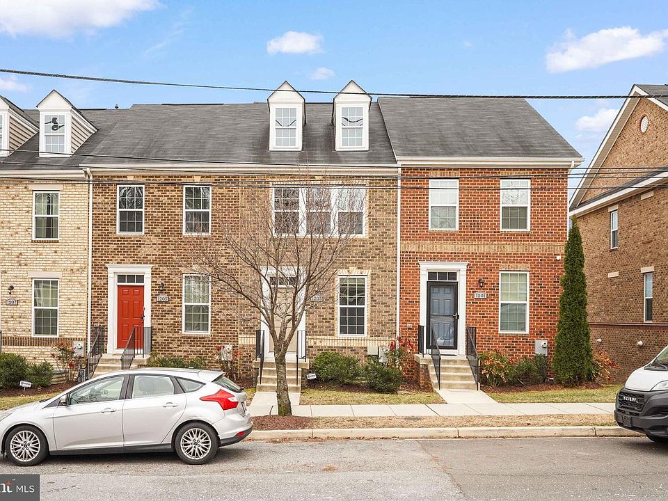 1st image of 1203 Trenton Pl SE