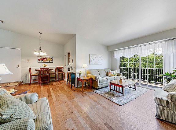 4th image of 5233 James Ln APT 1322