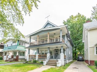 917 Helmsdale Rd, Cleveland Heights, OH 44112
