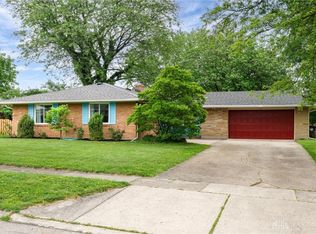 1101 Chateau Dr, Dayton, OH 45429