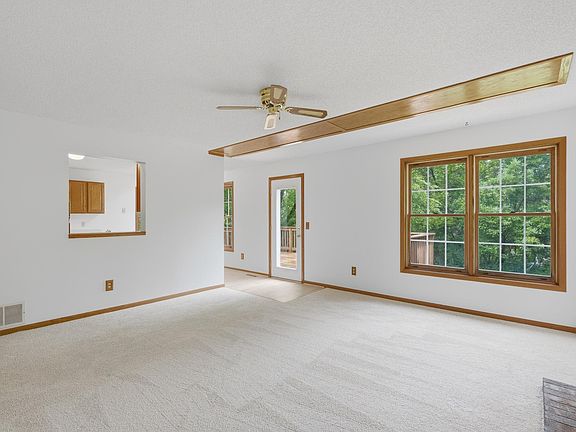 4th image of 6621 Arlington Ct