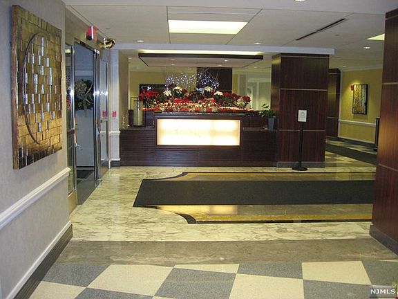 4th image of 2100 Linwood Ave APT 19K