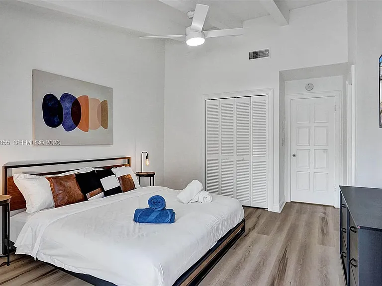 2120 SW 28th Way — Photo 32