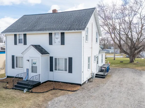 242 W Pulaski St, Pulaski, WI 54162