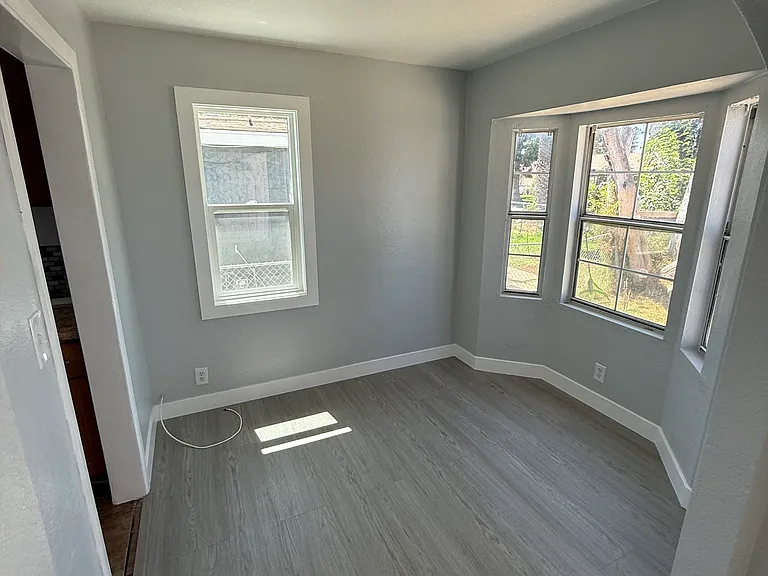 2763 Pleasant St — Photo 7