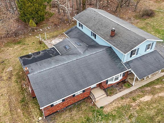 3rd image of 231 Morea Rd