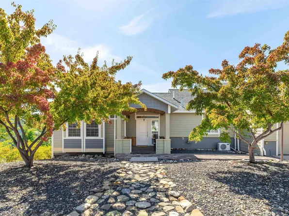 2215 Cambridge Ct, Moscow, ID 83843