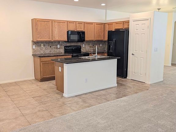 5th image of 44714 W Alamendras St
