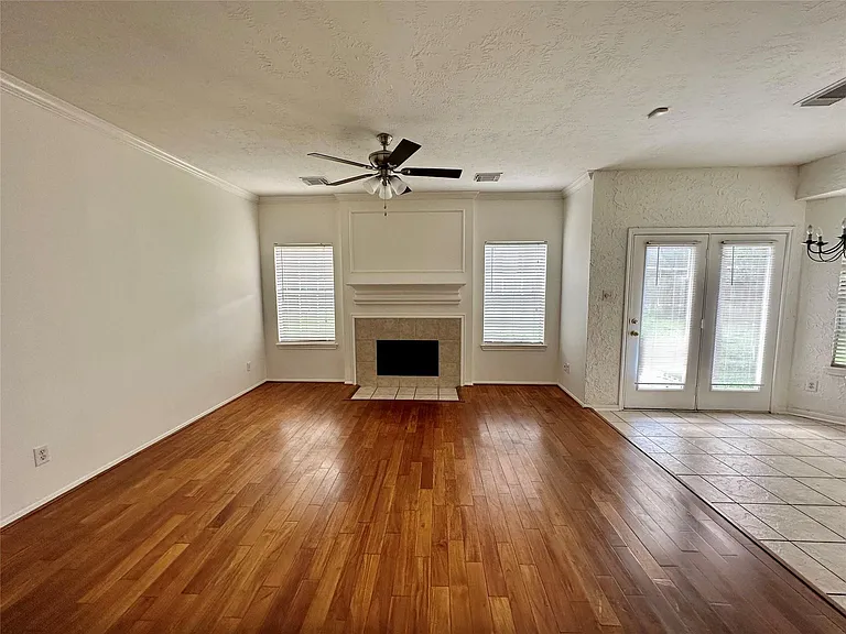 1414 Diamond Brook Dr — Photo 5