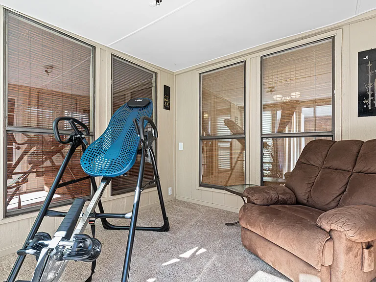 2916 Duchess Trl — Photo 6