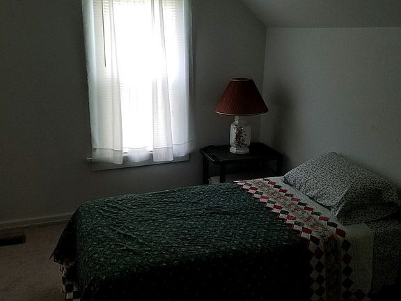 2nd image of 600 E Illinois St