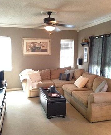 Living Room. NICE AND BRIGHT LIVING ROOM