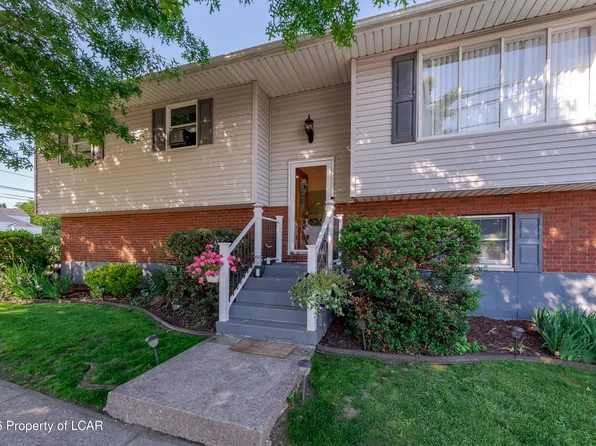 105 N Goodwin Ave, Kingston, PA 18704