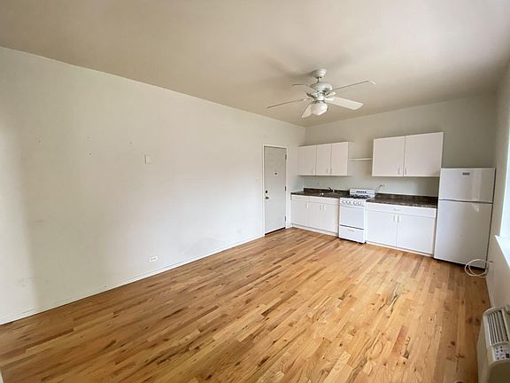 3rd image of 5957-61 N Kenmore Ave #212