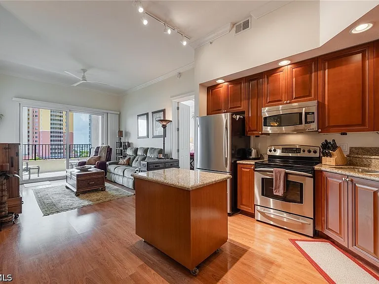 2825 Palm Beach Blvd #703 — Photo 11