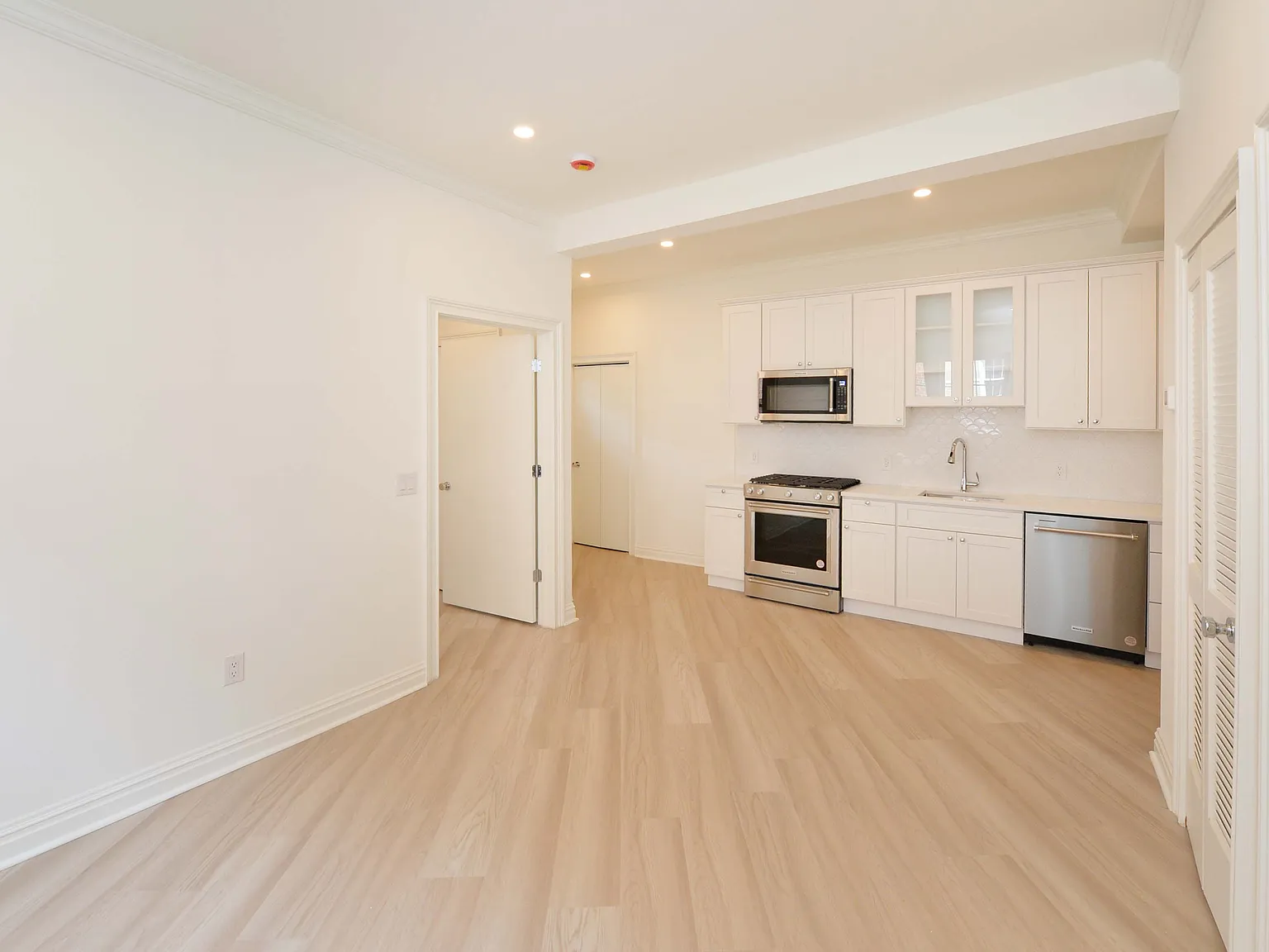 1 bed, $2,850 — Photo 4