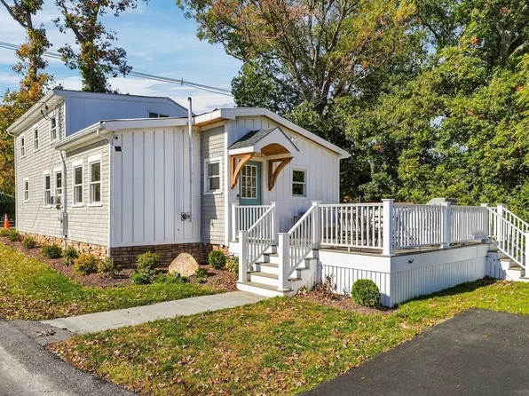 226 Sanford Rd, Westport, MA 02790