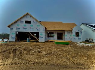 7253 Atwater Springs Dr, Spring Lake, MI 49456