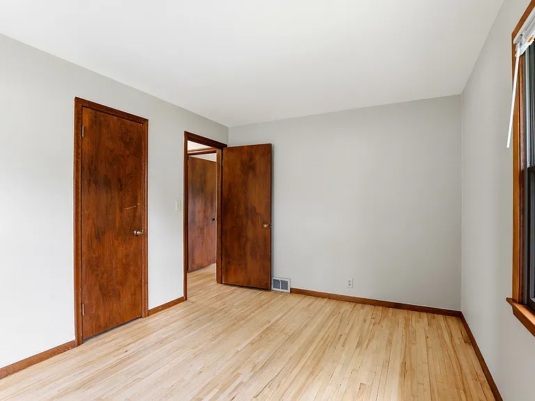 1276 Bradley St — Photo 5