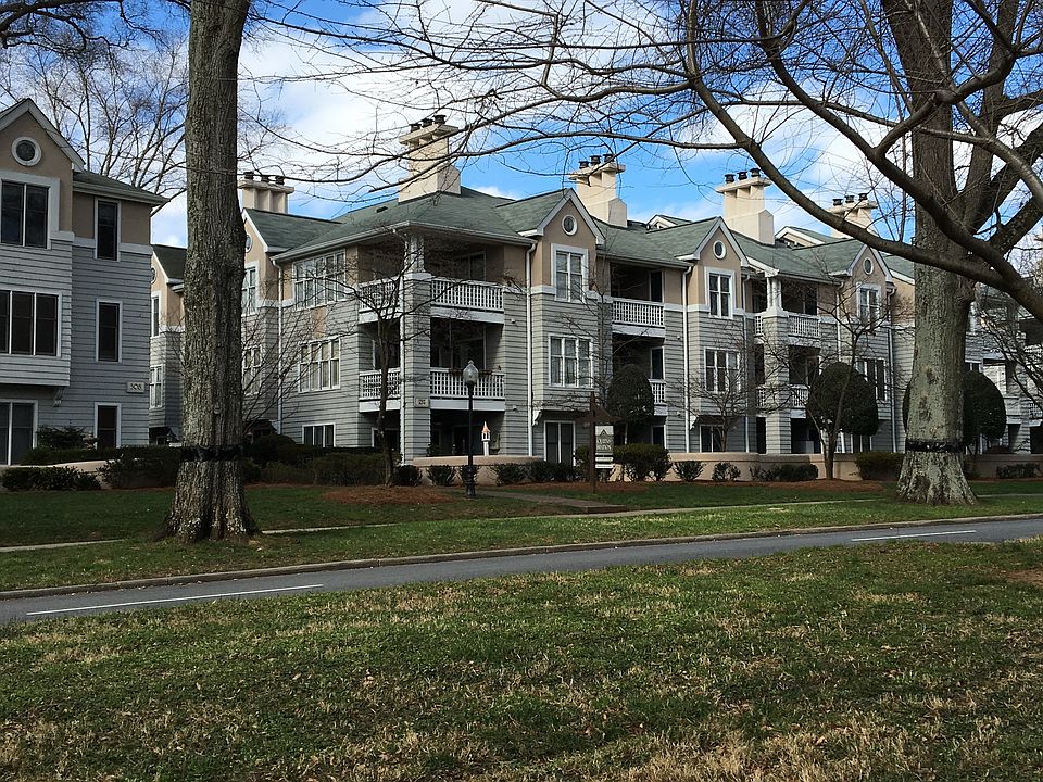 Queens Station Condos