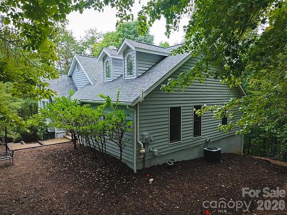 4th image of 212 Ridgeway Rd