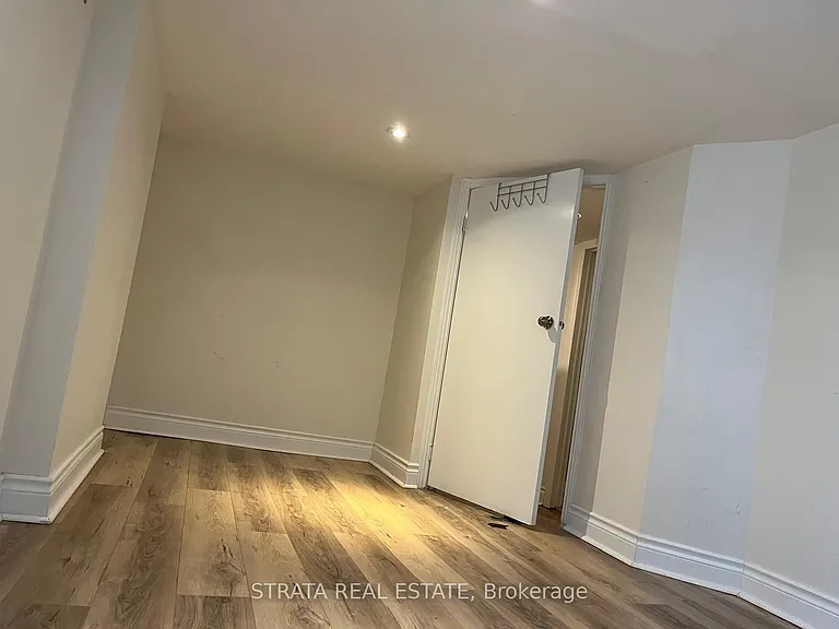 220 Holborne Ave — Photo 29