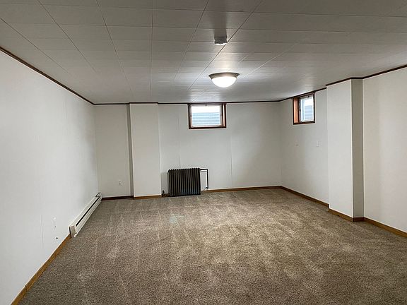 2nd image of 222 5th St NE