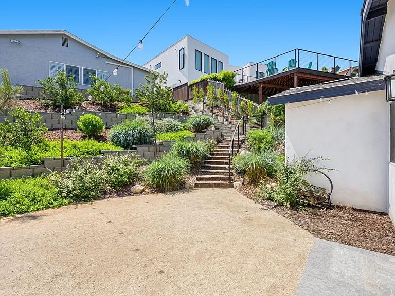 3604 Oleander Dr — Photo 5