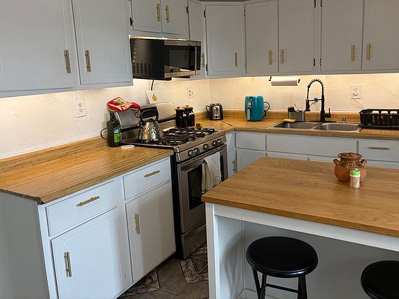 2nd image of 320 Mars St