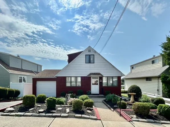 729 7Th St, Carlstadt Boro, NJ 07072