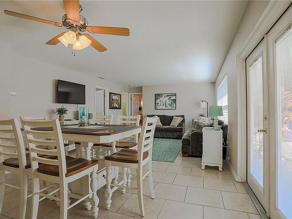 3rd image of 2907 Hyde Park St