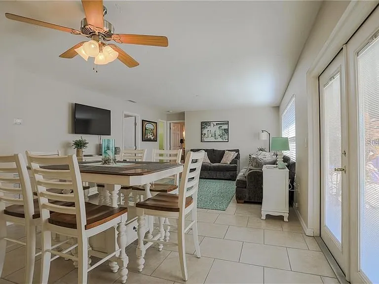 2907 Hyde Park St — Photo 3