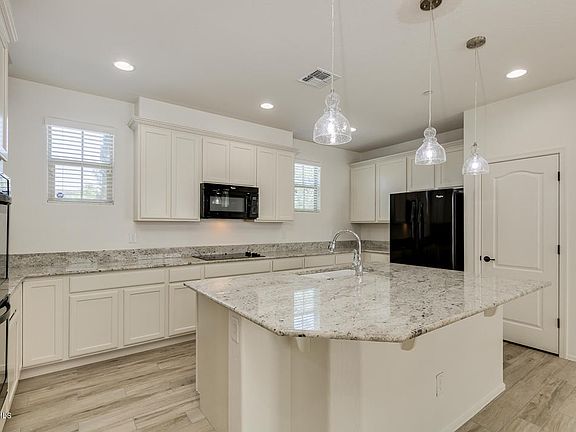 3rd image of 4764 E Tierra Buena Ln