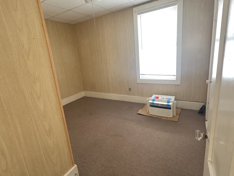18 Maxwell St #2 — Photo 3