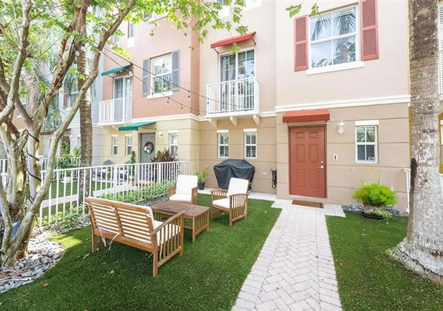 540 NE 7th Ave th 1, Fort Lauderdale, FL 33301 — Photo 2
