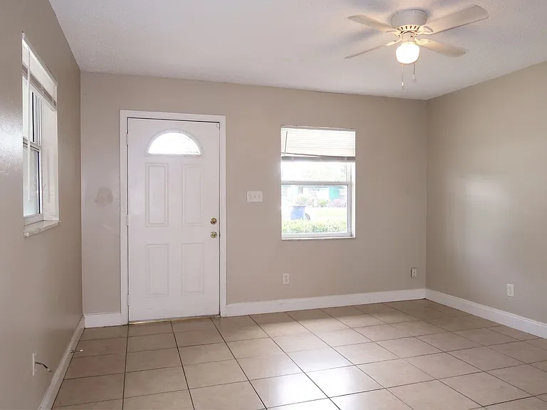 4109 W Arch St — Photo 8